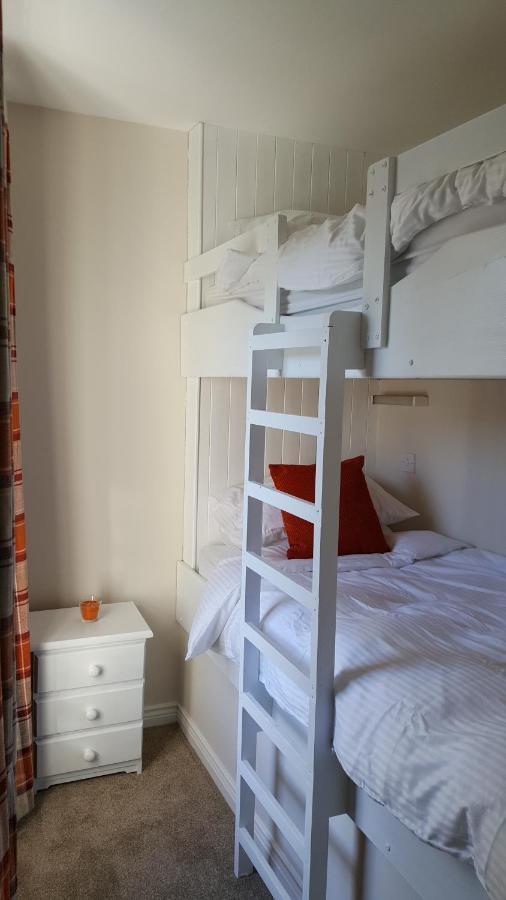 קושנדאל Central Bar Guesthouse מראה חיצוני תמונה