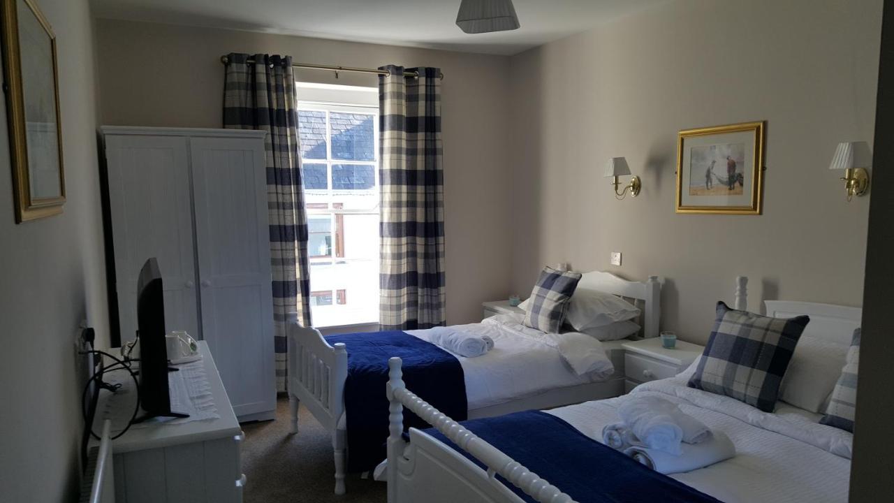 קושנדאל Central Bar Guesthouse מראה חיצוני תמונה