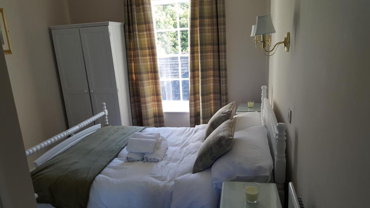 קושנדאל Central Bar Guesthouse מראה חיצוני תמונה