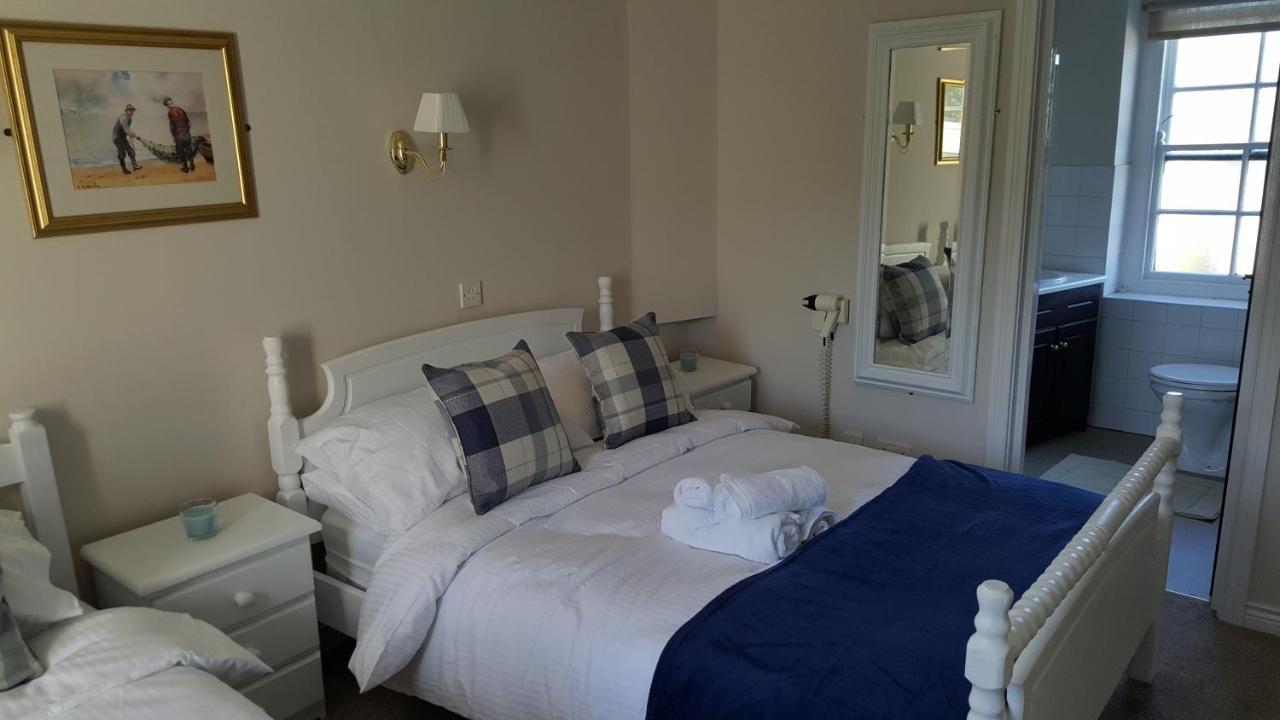 קושנדאל Central Bar Guesthouse מראה חיצוני תמונה